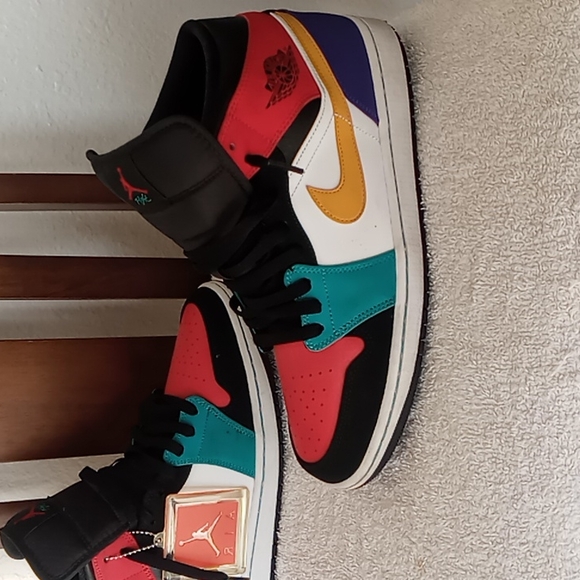 Nike Air Jordan 1's - Picture 2 of 8